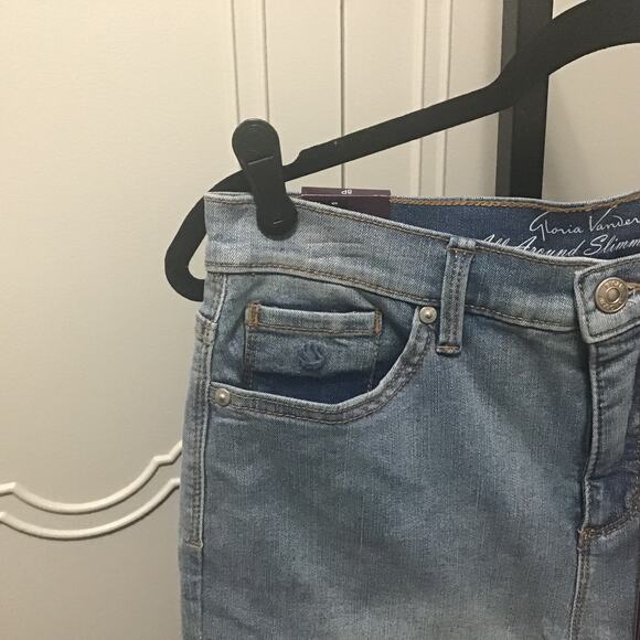 NWT Gloria Vanderbilt Petite Classic Amanda Bermuda Shorts - Size 8P - Picture 3 of 7